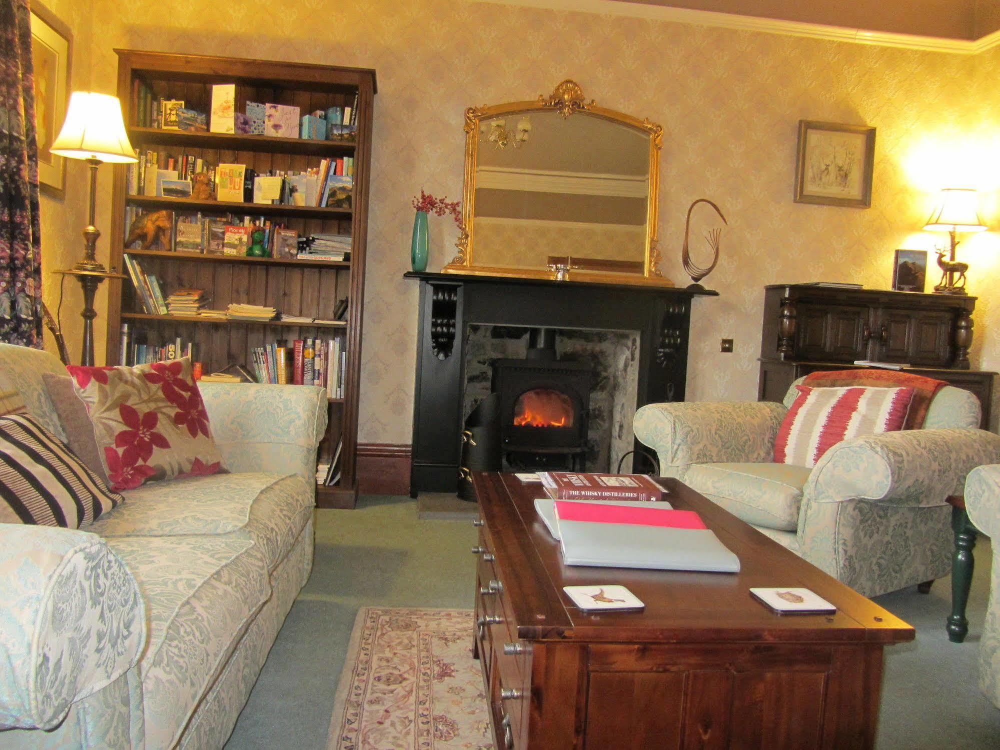 Rossmor Bed & Breakfast Grantown-on-Spey Экстерьер фото